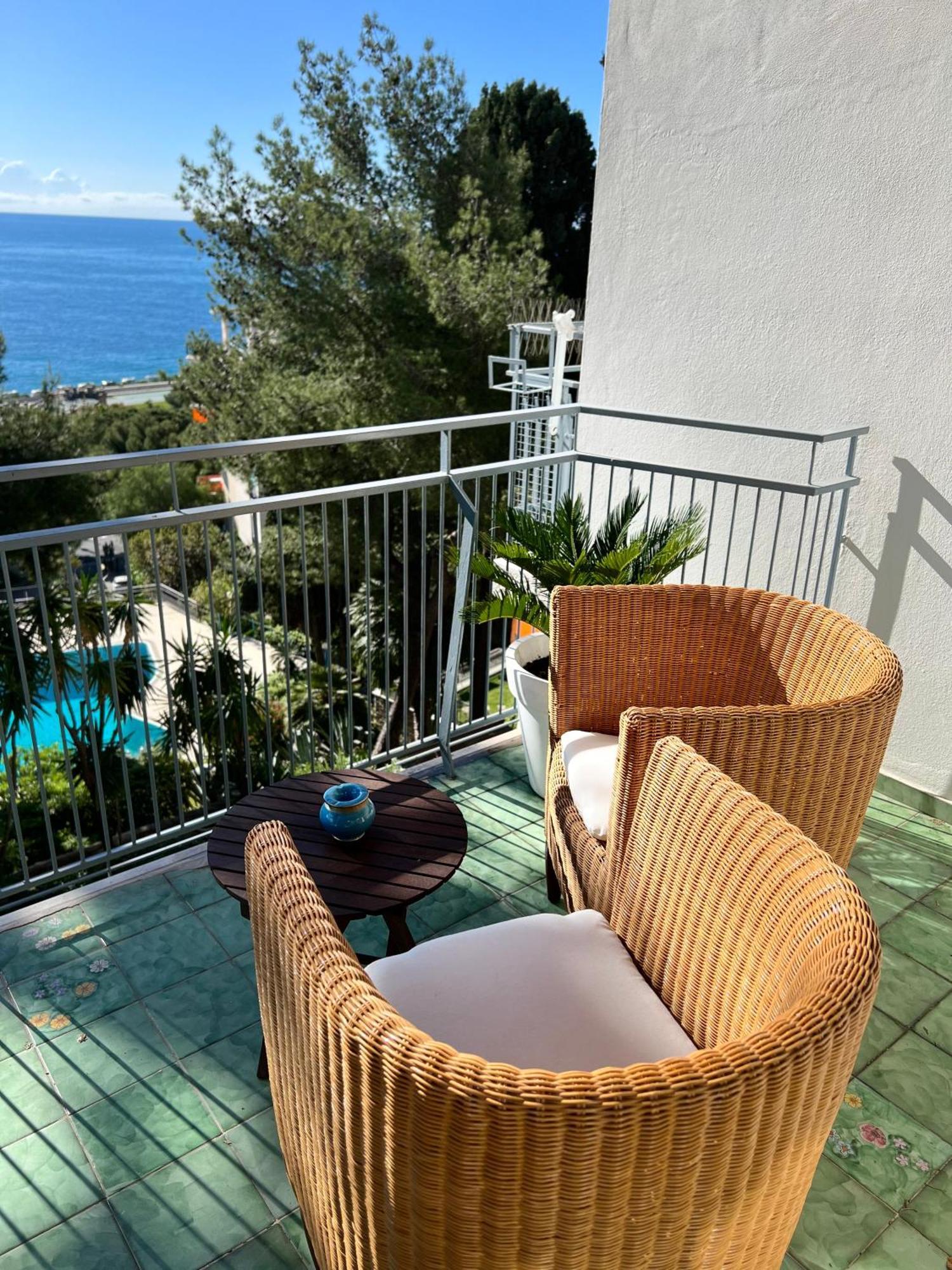 Mamariviera Home Holidays Sanremo - Casa Vista Mare Con Piscina ภายนอก รูปภาพ
